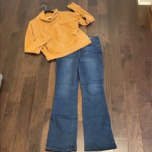 Nicole Miller SoHo High Rise Bootcut Blue Jeans with Bear Paw Top